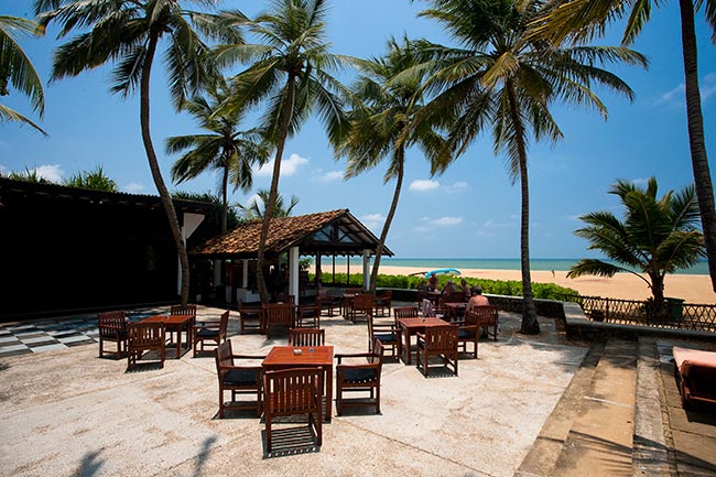 Avani-Kalutara-Resort-Bar